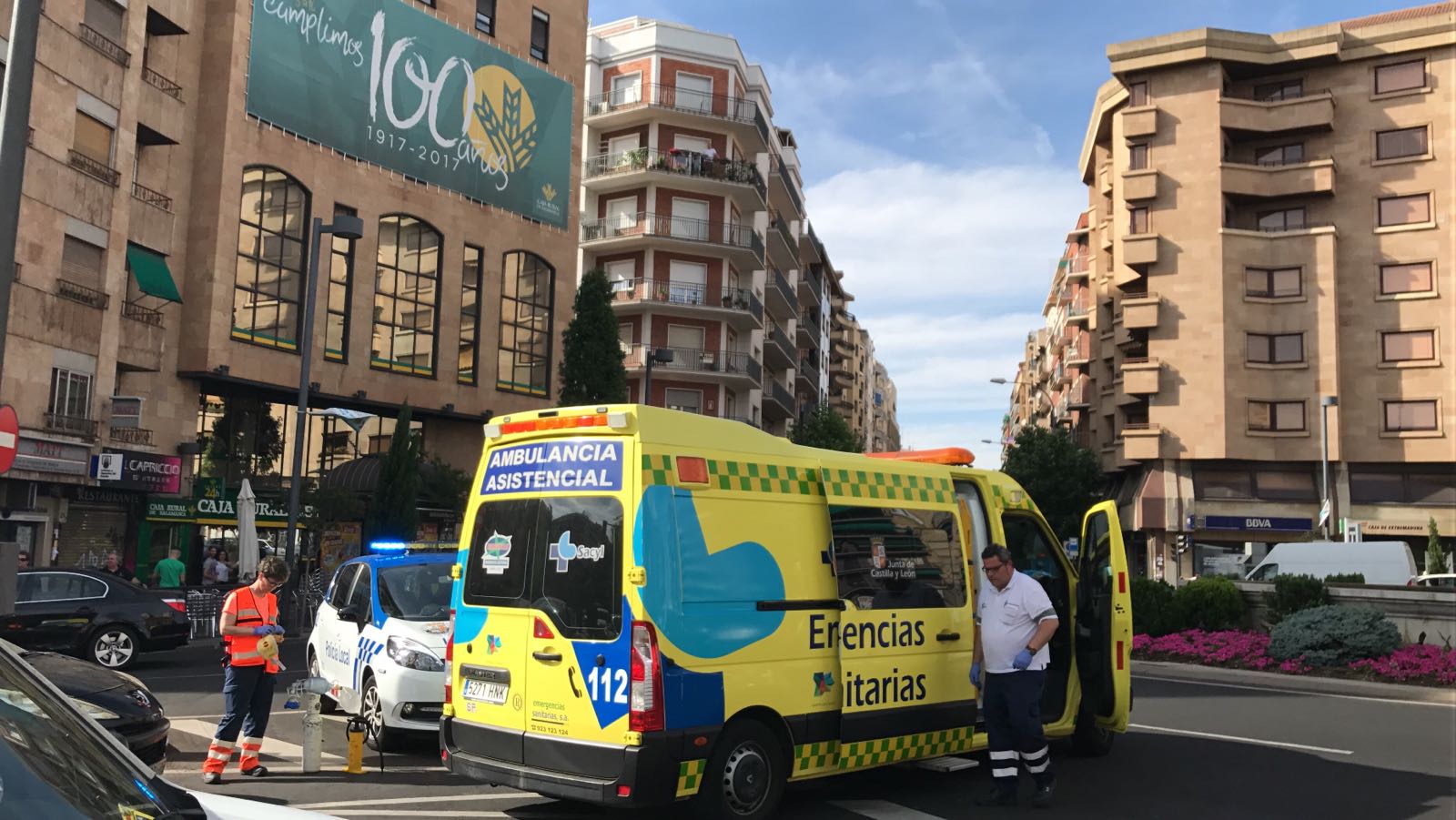 Herida Una Mujer Tras Ser Atropellada Por Un Turismo En La Puerta De