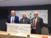 Foto 1 - Cultura Burgos: CajaViva entrega de más de 10.000 euros al Banco de Alimentos recaudados con la venta de lotería