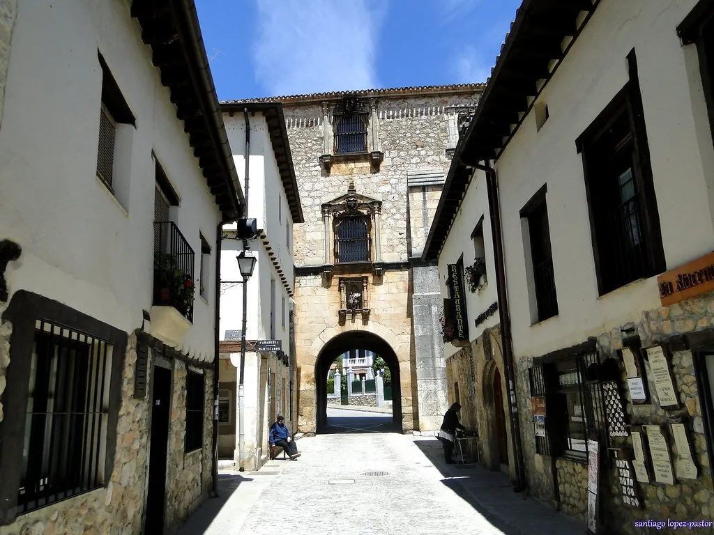 Estos dos pueblos de Burgos pueden convertirse en el Mejor Pueblo de Película de España