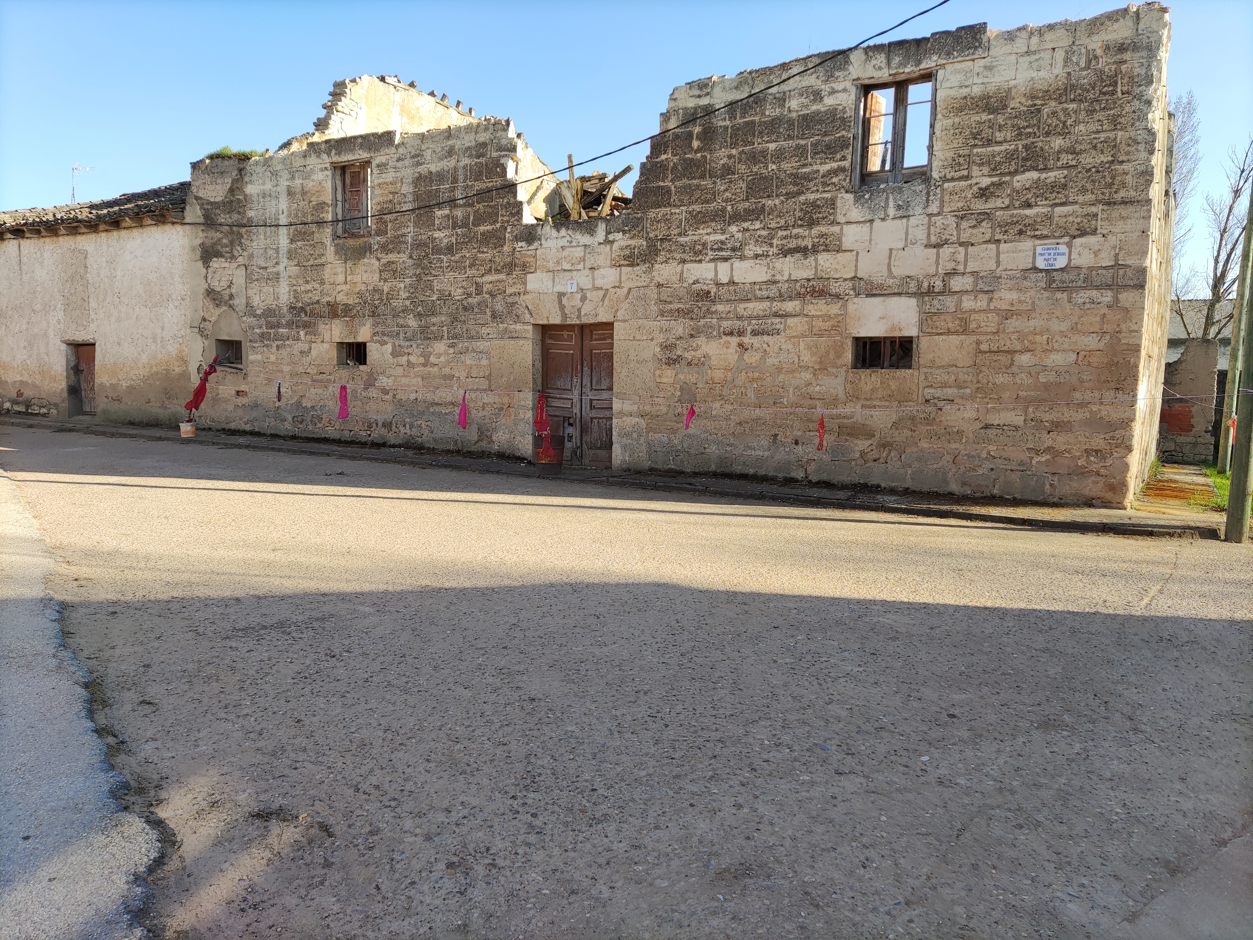 Los socialistas reclaman más dinero y medios para acabar con las ruinas en los municipios
