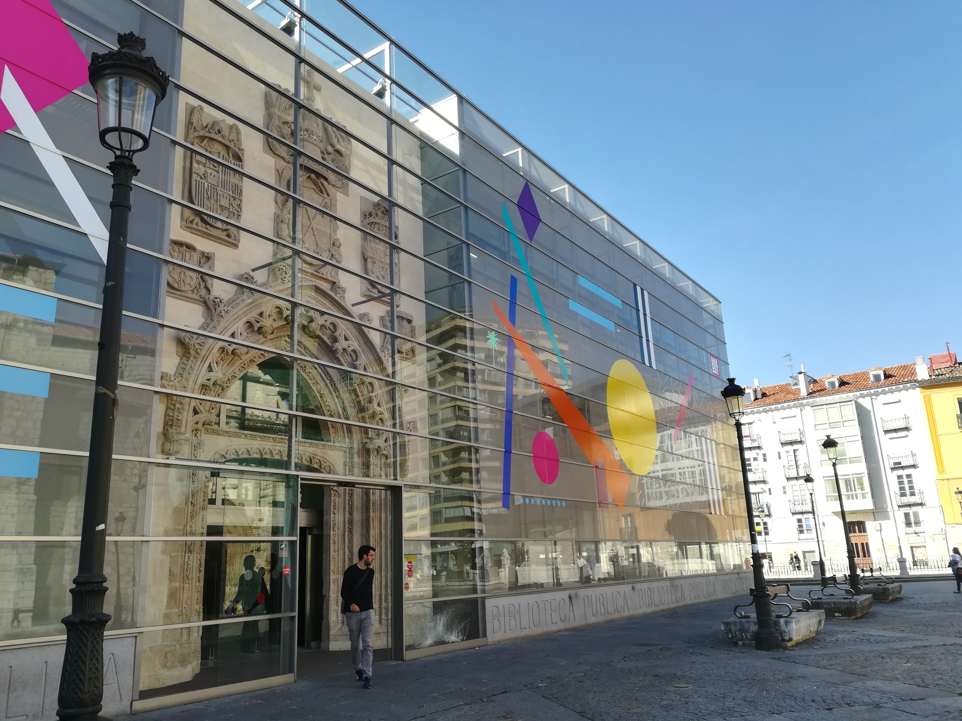 La Biblioteca de Burgos llena noviembre de teatro, literatura, talleres infantiles y encuentros culturales