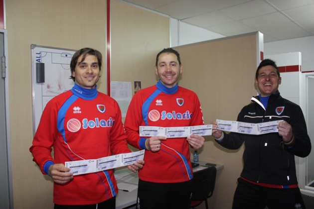 Julián, Machín y Moreno con las entradas