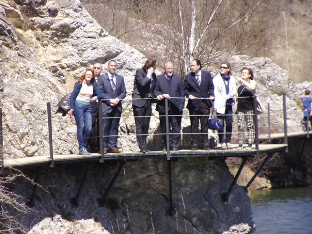 Valín con las autoridades 