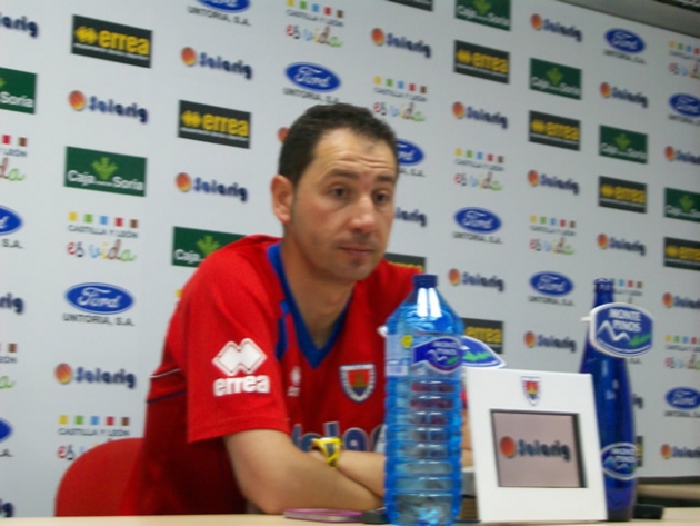 Machín en rueda de prensa