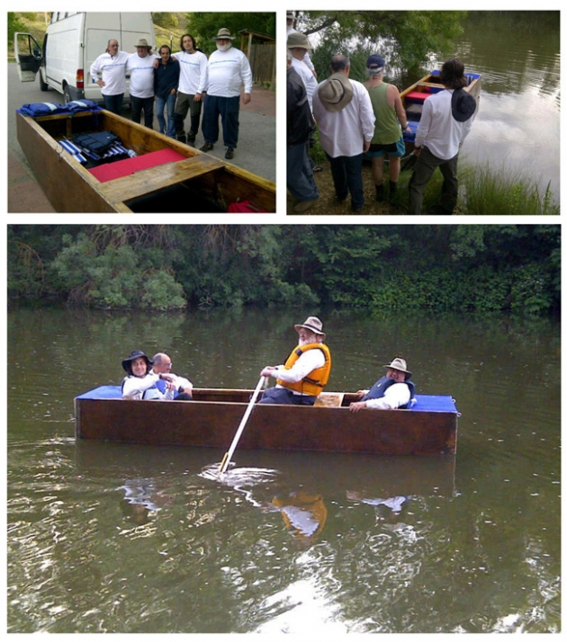 David con su barca y amigos