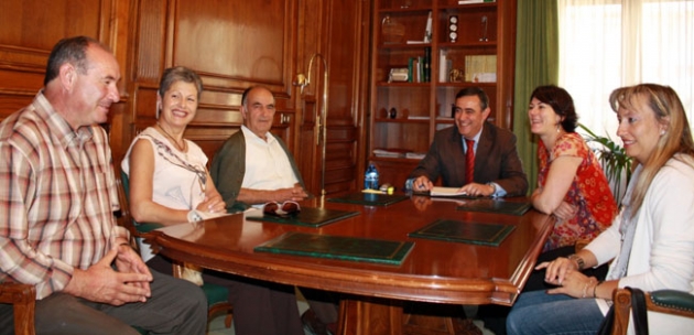 Pardo con alcaldes de El Valle