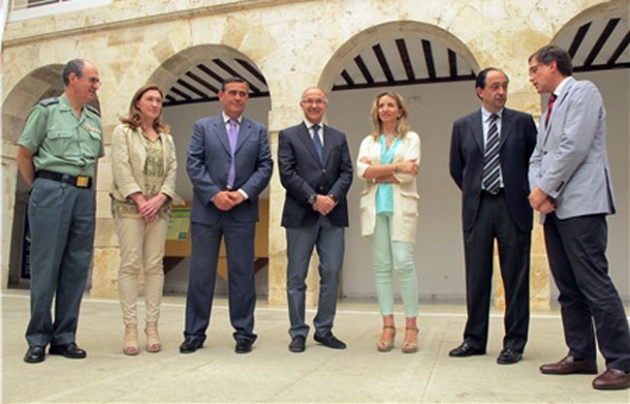 Autoridades asistentes a la clausura