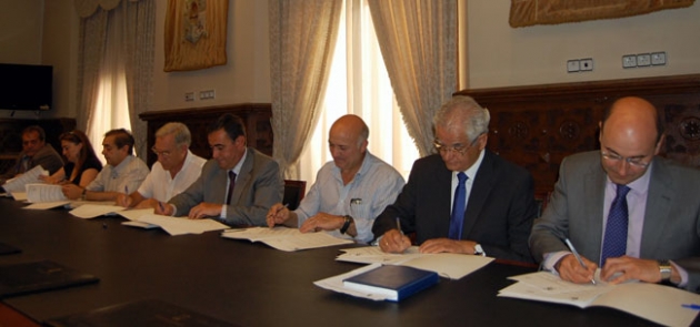 Firma de los convenios