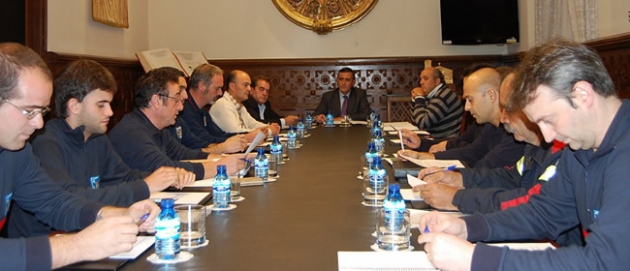 Reunión de Pardo con bomberos voluntarios