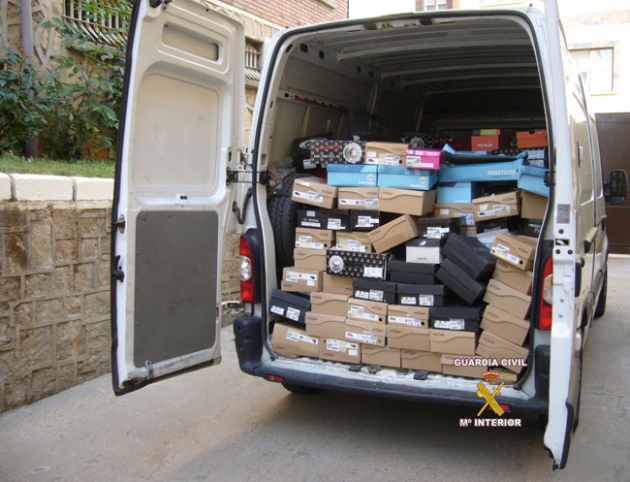 Furgoneta con los zapatos robados