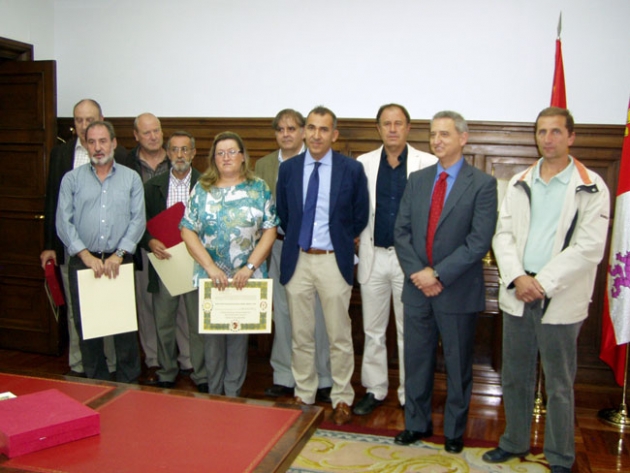 Reconocimiento a funcionarios con 25 años de servicio