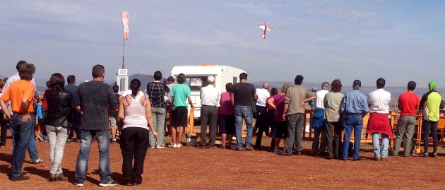 Vuelo vertical de un Yak-54