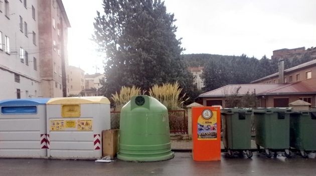 Contendor naranja en Arcos