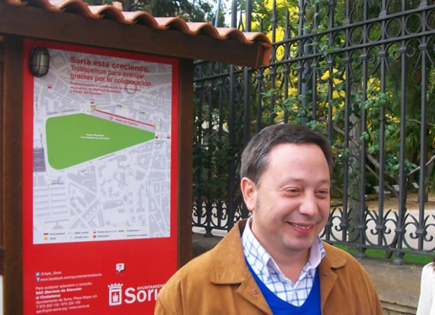 Sáinz junto a la caseta de Riosa