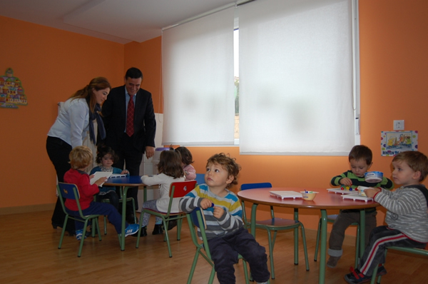 Visita a una guardería de Pardo