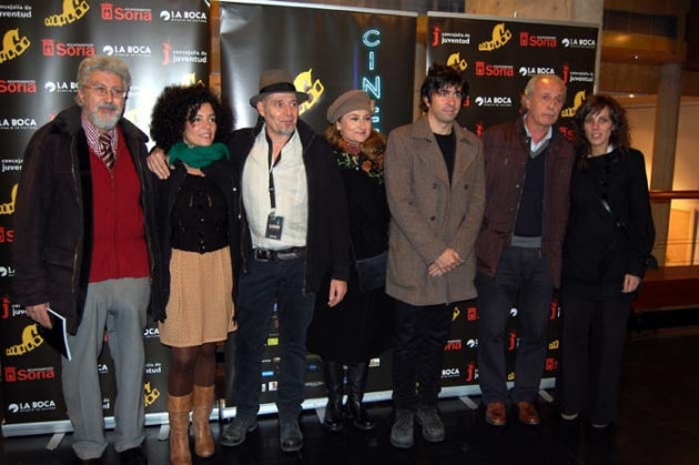 Componentes de la mesa redonda en la inauguración del certamen