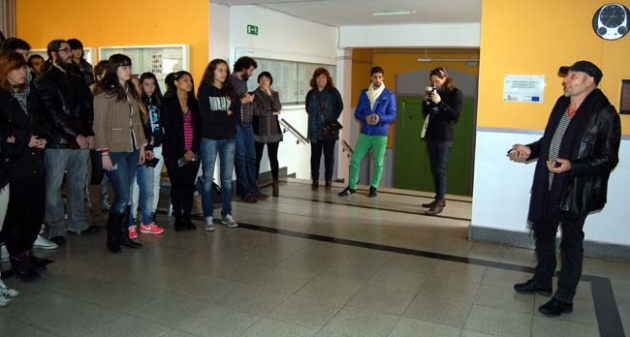 Muñiz (dhca.) se dirige a los alumnos de la Escuela de Artes