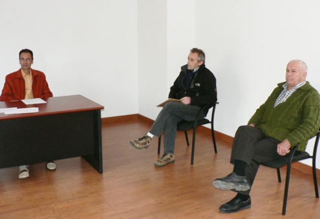 Fuente (izda.), Crespo y Pérez