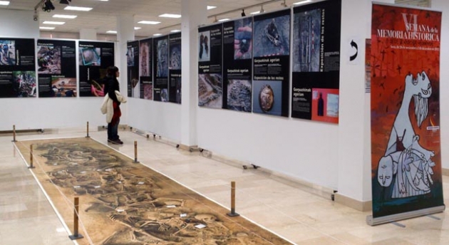 En la muestra se recrea una fosa común a tamaño real