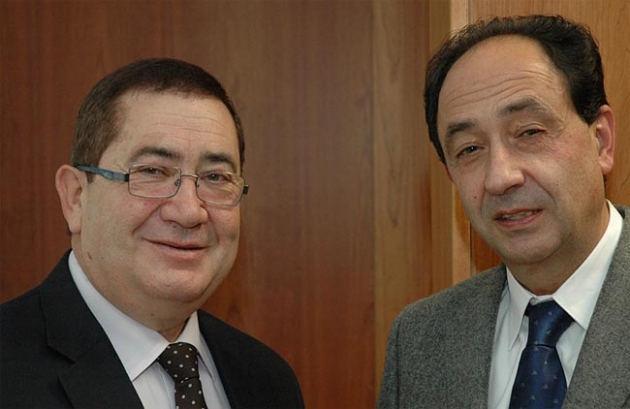 Ayuso (izda), con el delegado territorial