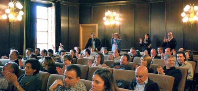 Los funcionarios reciben de buen grado el anuncio del alcalde