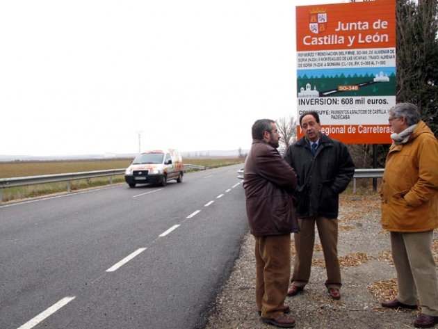 El delegado, en el centro, este jueves