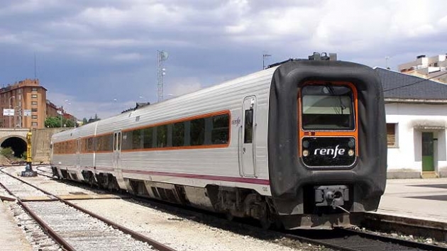 Un tren en la estación del Cañuelo