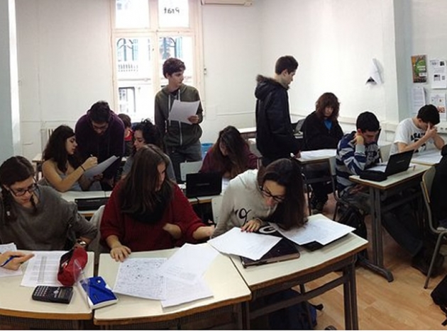 Los alumnos descifrando los misterios