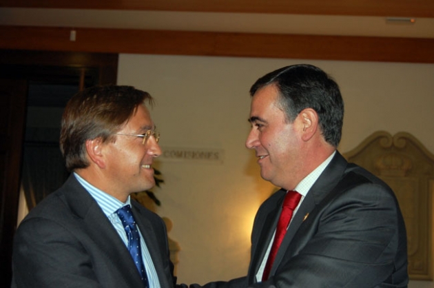 Martínez junto a Pardo