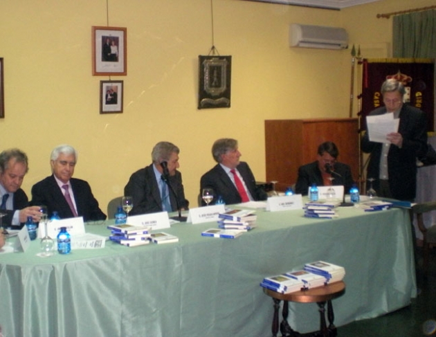 Posada y Hernández, en el centro