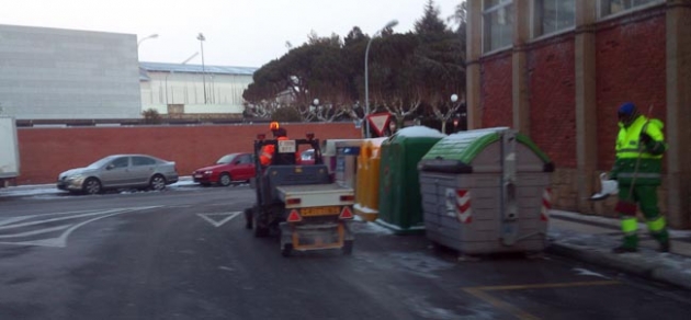 Operarios obrando esta mañana