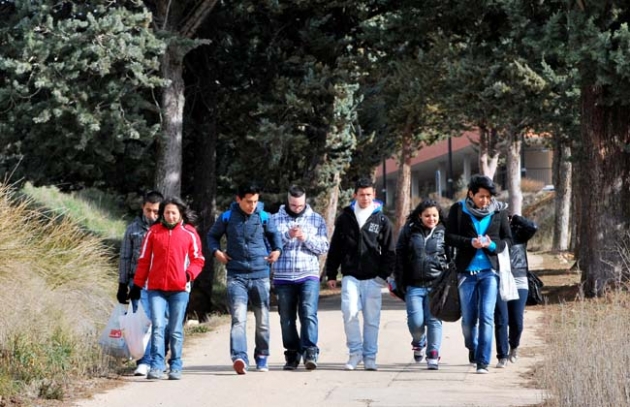 Jóvenes camino de Los Royales
