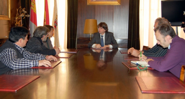 Reunión de Agrutranso con Mínguez