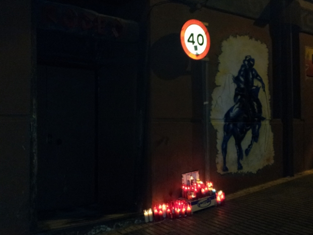Altar con velas en el Rodeo