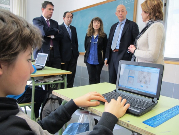 Sánchez Pascuala y Manuel López, en el colegio de La Arboleda