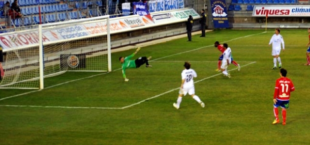 Cedrick marcando al Xerez