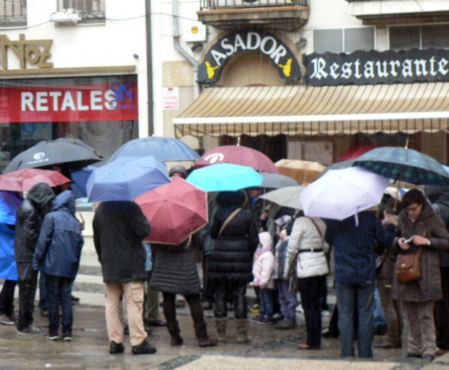 Grupo de turistas en la calle