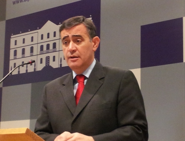 Pardo atendiendo a los medios