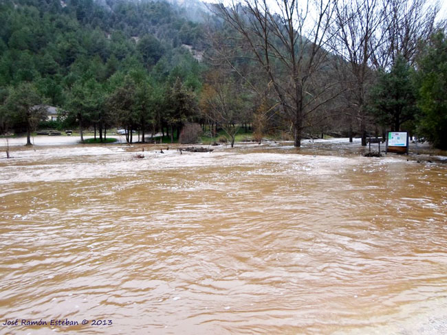 Aspecto del río Lobos en la entrada del Cañón por Ucero