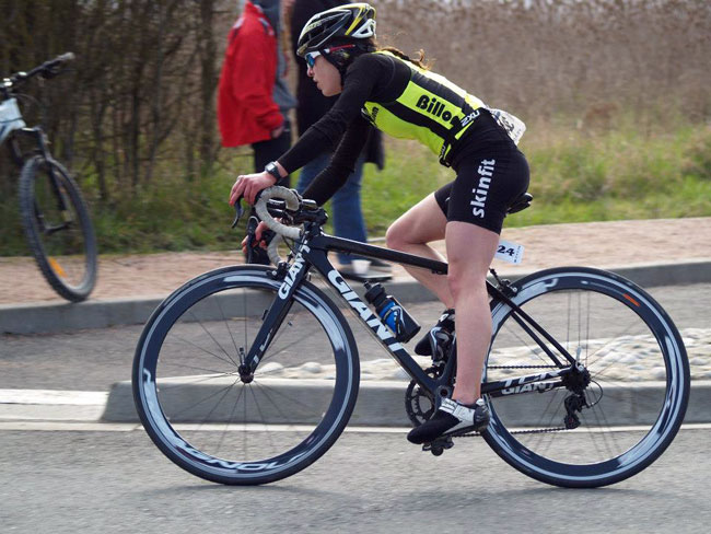 Anna Noguera en bici