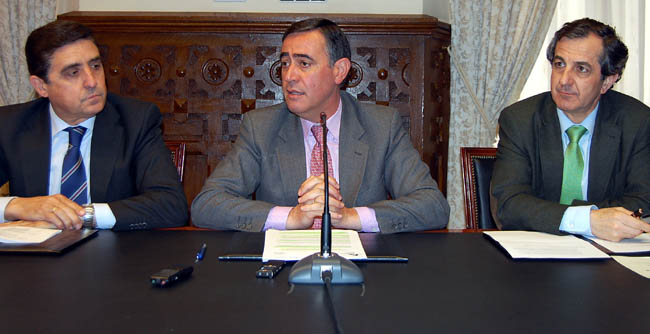 Martínez (izda.), Pardo y Caballero