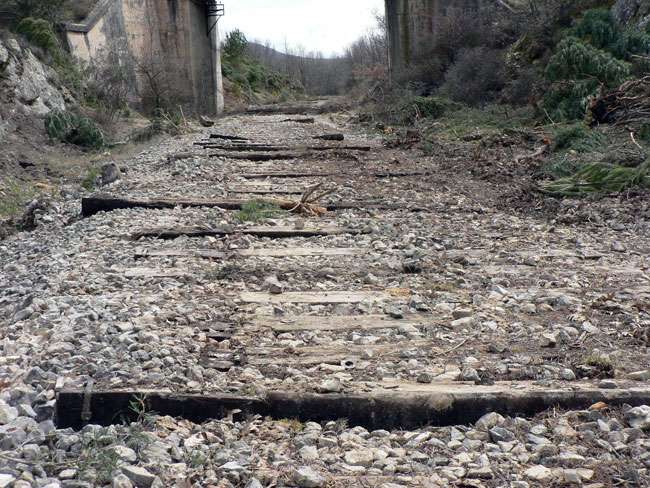 Raíles retirados en Fuentetoba