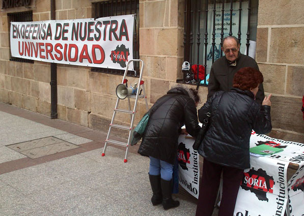 Mesa de recogida de firmas