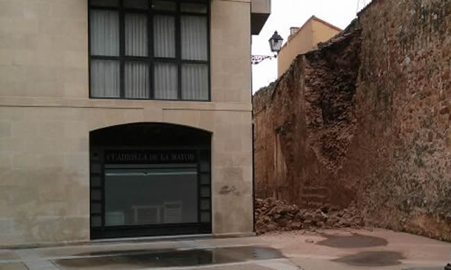 Derrumbe de la muralla el 31 de marzo