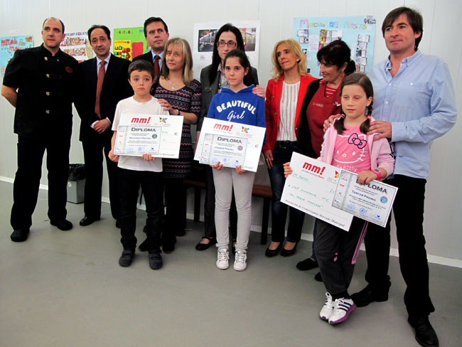 Alumnos, autoridades y comerciantes.