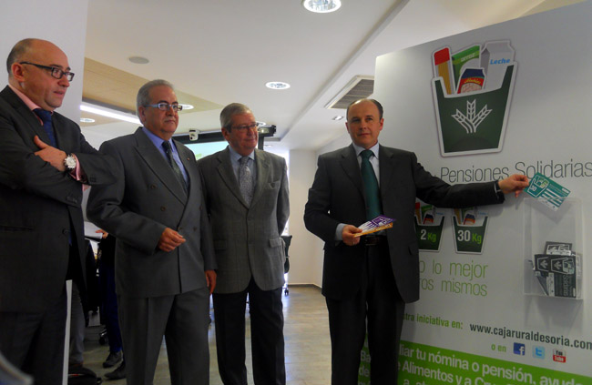 Barca (izda), Fernández, Crespo y Tierno en la presentación de la campaña