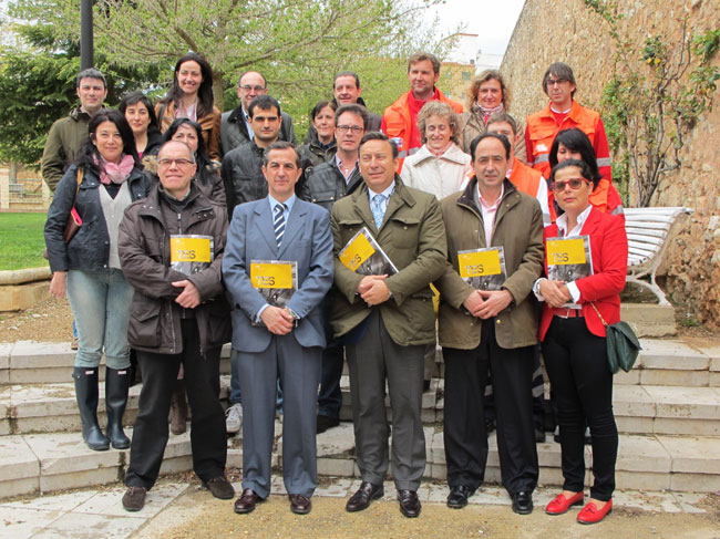 López y Abia con los autores del libro