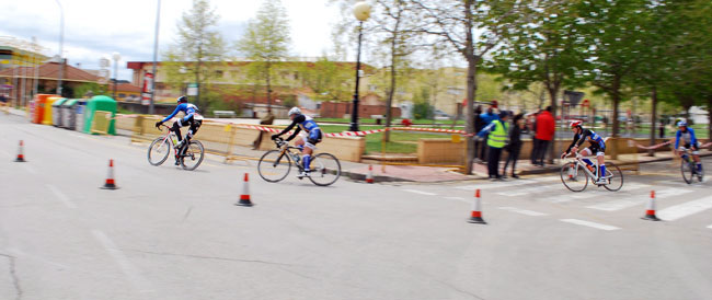 Los corredores, en las bicicletas