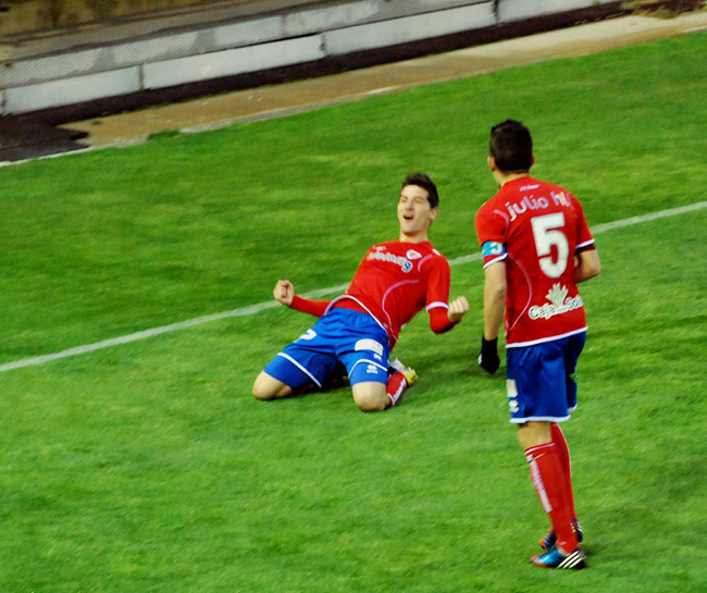 Bonilla celebra el primer gol
