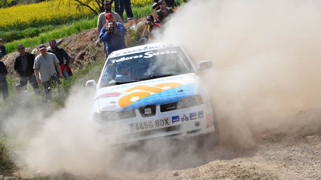 Agustín con el Seat Ibiza